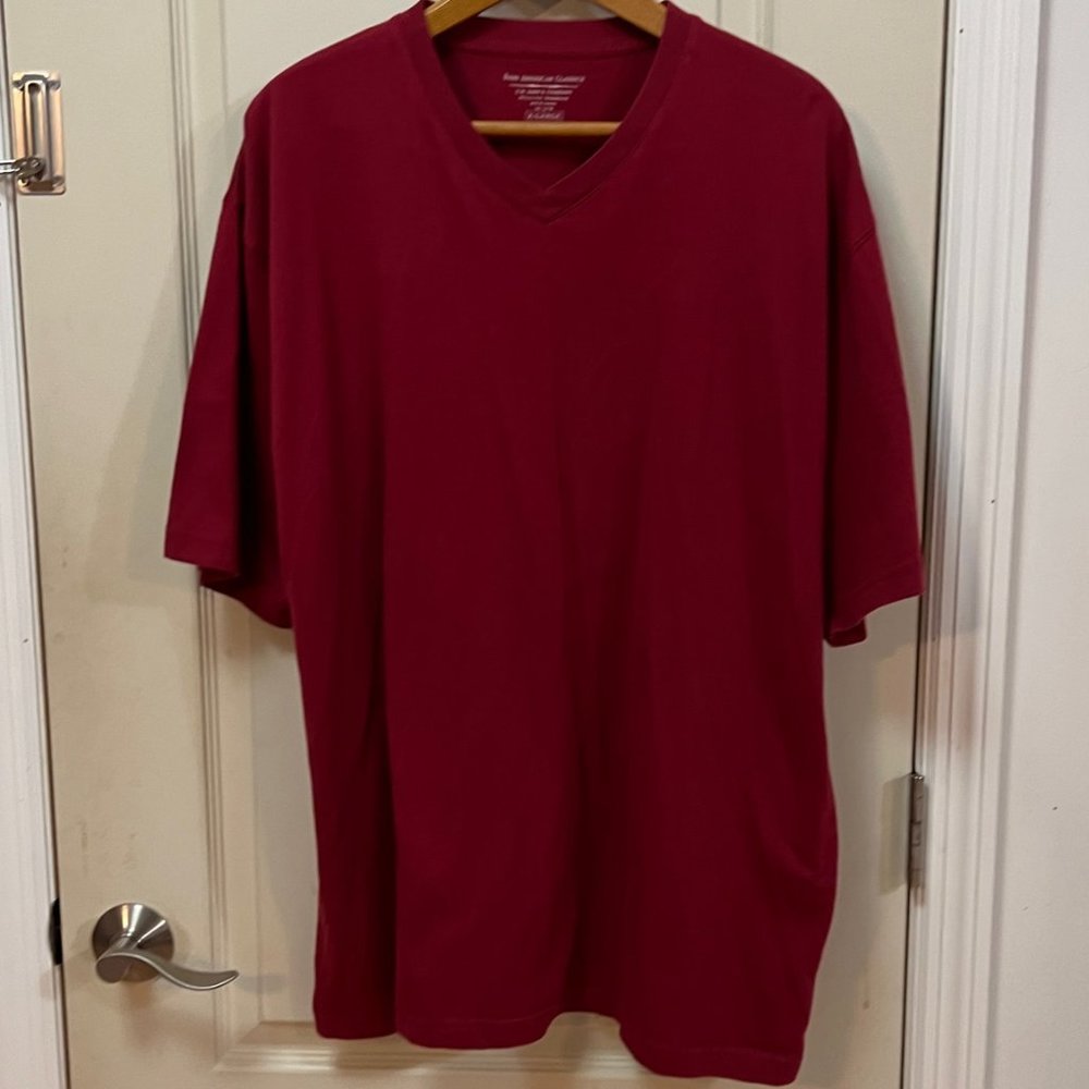 G H Bass & Co. Mens XL 100% Cotton S/S V-Neck T-Shirt.  Very Soft. Brick Red.